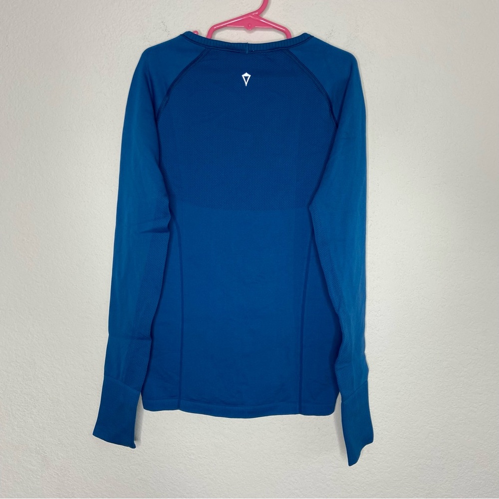 Ivivva Blue/Green Long Sleeve Active Top w/ Thumbholes Size 10 - Picture 2 of 7
